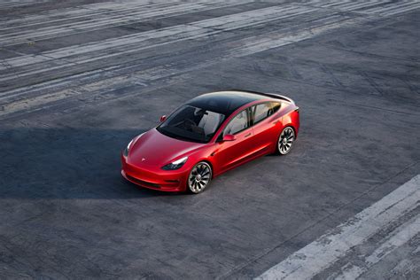 Tesla Model 3 : tous les nouveaux prix comparés à la concurrence (MG4, Mégane E-Tech, etc.)