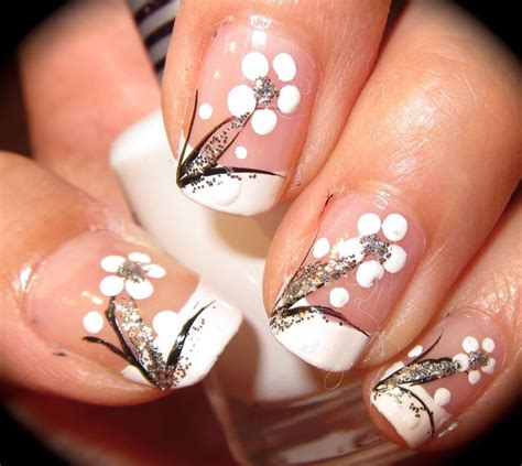 Spring Black and White Flower Nail Tutorial | Floral nail art, Floral ...