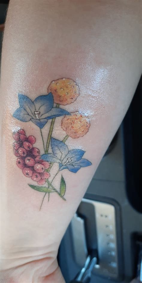 Did a semester abroad this year so got a bouquet of Australian flowers to remember it. (tattoo ...