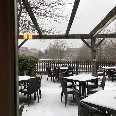 THE KINGFISHER, Chertsey - Menu, Prices, Restaurant Reviews & Reservations - Tripadvisor