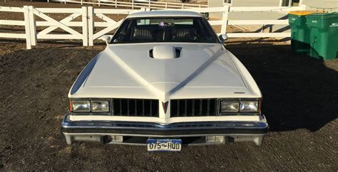 Missing Stripes? 1977 Pontiac LeMans Can Am – Barn Finds