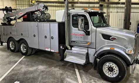 Pin by Cody Jo Olson on Heavy Duty Service Trucks! | Trucks, Work truck, Custom