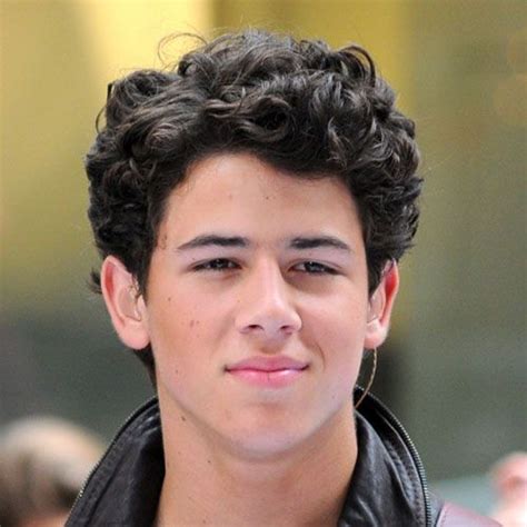 Nick Jonas Haircut Jonas Brothers, Choppy Bob Hairstyles, Mens Hairstyles, Curly Hair Men, Curly ...