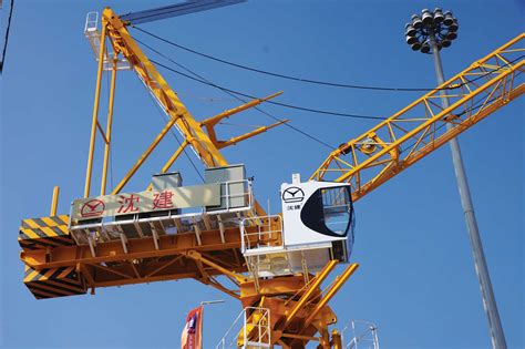 Luffing cranes: safe and effective