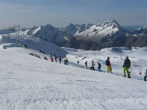 The snow in the #Alps is looking good so far this season! Snow Fun, Alpine Skiing, Adria, Snow ...