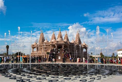 BAPS Shri Swaminarayan Mandir - Los Angeles - Stores