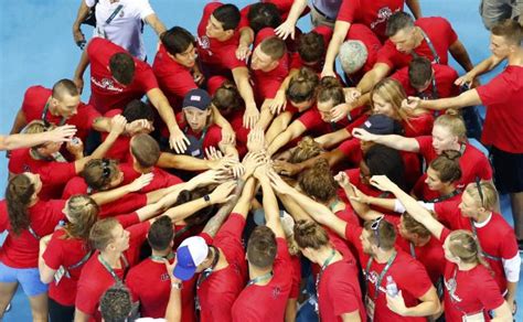 10 Reasons to Have a “Team Huddle” at Your Next Event – SparkVision