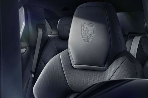 Porsche adds more style to substance with new Cayenne Platinum Edition ...