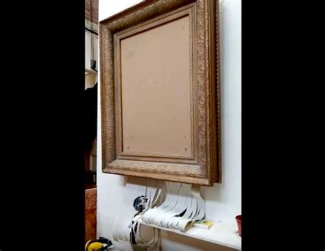 Banksy's painting was meant to be shredded completely - CNET