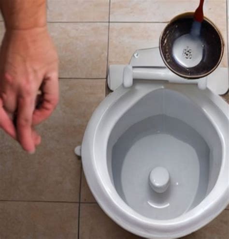 7 Reasons Why Adding Vinegar to Your Toilet Tank is a Must-Do Trick | Grandma's Things