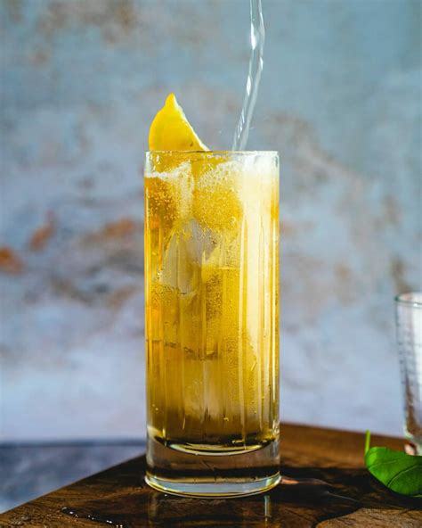 Classic Whiskey Highball – A Couple Cooks