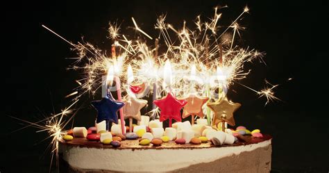 Pretty Birthday Cakes With Sparklers