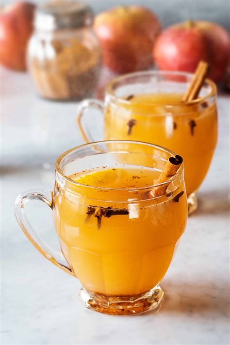 Get Festive With This Simple Hot Mulled Cider Recipe! - Made In A Pinch