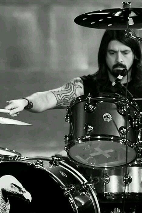 Pin by Ruth Elizabob on Dreaming of Drumming... | Dave grohl, Foo fighters dave grohl, Foo ...