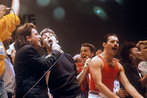 Bono, Paul McCartney, and Freddie Mercury. Live Aid, 1985. : OldSchoolCool