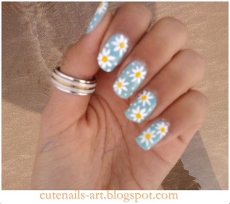 cutenails-art: spring nails art : Daisy flowers