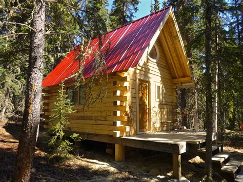 Yukon Cabins for Rent - Overlooking Marsh Lake, Yukon