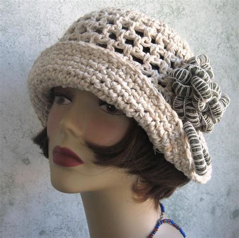 Brimmed Crochet Hat Pattern Cloche With Flower Trim PDF - Etsy | Patronen voor gehaakte mutsen ...