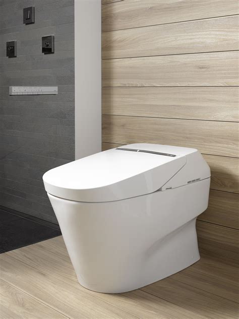 TOTO Showcases the NEOREST 750H Intelligent Toilet at the 2016 International Consumer ...