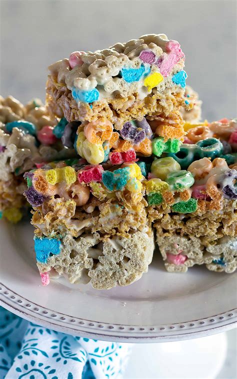 LAYERED CEREAL TREAT BARS {Cereal Marshmallow Krispies Treats}