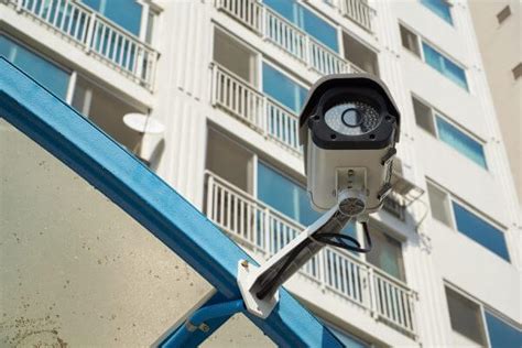 8 Reasons to install an apartment complex security system.