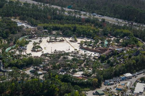 Aerial view of Typhoon Lagoon wave pool emptied - Photo 1 of 5