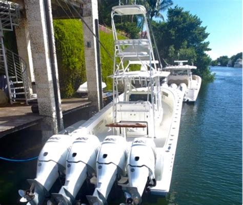 SEAVEE 390Z Yacht for Sale is a 39' Sea Vee Boats