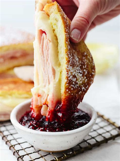 Monte Cristo Sandwich (Disneyland Copycat) | The Recipe Critic