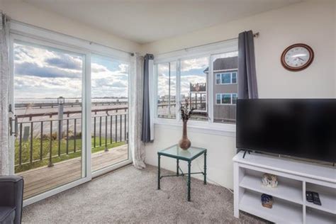 Hampton Beach, NH Condos for Sale | realtor.com®