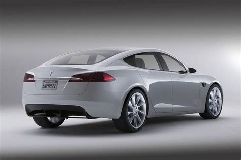 Tesla Model S: $50,000 Electric Car that Seats Seven