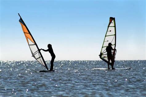 The best tips for beginner windsurfers | Kite surfing, Wind surfing photography, Surfing