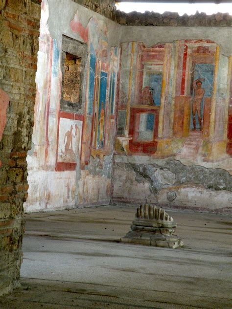 Mural on a wall in Pompeii Ancient Pompeii, Pompeii Ruins, Pompeii ...