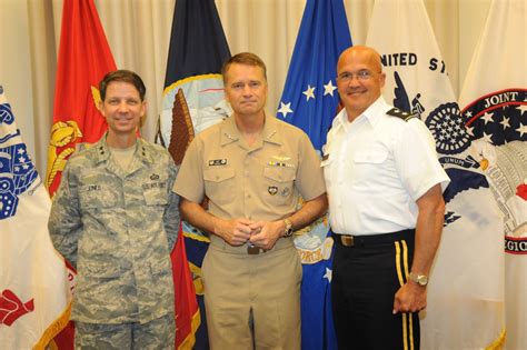 NORTHCOM Commander visits JFHQ-NCR/MDW | Article | The United States Army