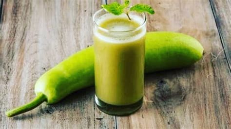 Bottle Gourd Juice Lauki Juice Lagenaria Siceraria Juice Stock Photo Download Image Now IStock ...