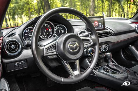 2019 Mazda MX-5 RF Club Edition Interior & Cargo Space Review ...