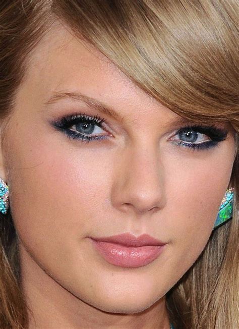 Grammy Awards | Taylor swift makeup, Taylor swift hot, Beautiful eyes