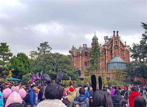 Haunted Mansion | Dark Ride at Tokyo Disneyland | Parkz - Theme Parks