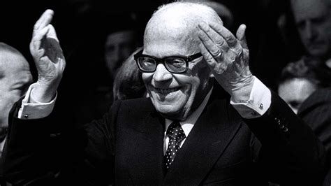 Sandro Pertini, le frasi e citazioni più famose - Style