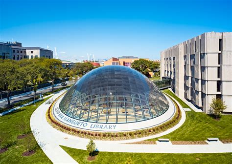 Joe and Rika Mansueto Library at the University of Chicago | Architect ...