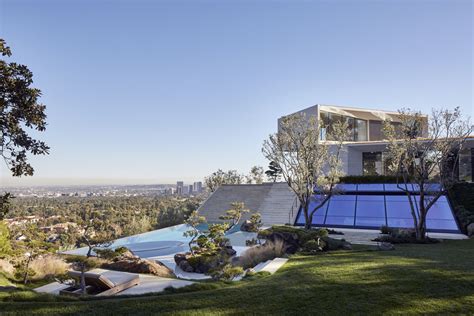 Los Angeles Hillside Villa Retreat With Daring Modern Architecture ...