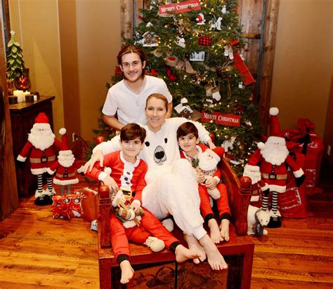 Celebrities Spreading Holiday Cheer with These Christmas Photos – Page 25