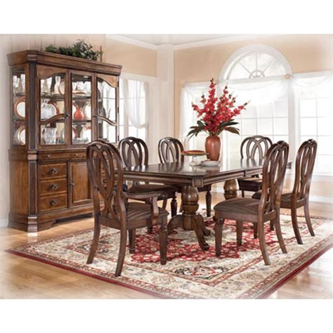 D527-55b Ashley Furniture Hamlyn Dining Table