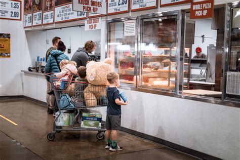 Costco Food Court Just Brought Back a Popular Meal Must-Have ...