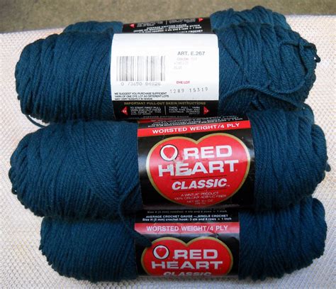 Red Heart Classic Yarn from Coats & Clark 3.5 oz (99 g) skein - Lot of 5 skeins color windsor blue