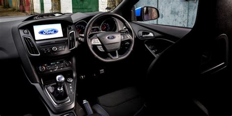 Ford Focus RS Interior & Infotainment | carwow