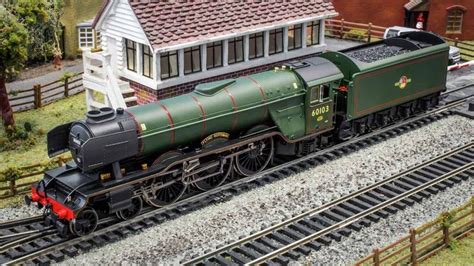 Hornby R3443 NRM BR 4-6-2 'Flying Scotsman' 60103 A3 Class, Brunswick ...