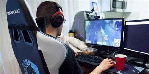 Pro gamers explain the insane training regimen they use to stay on top - Business Insider