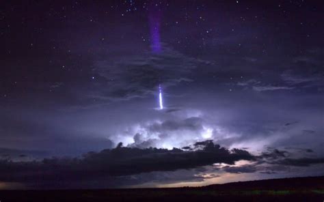 The Elusive Gigantic Jets of Lightning | Amusing Planet