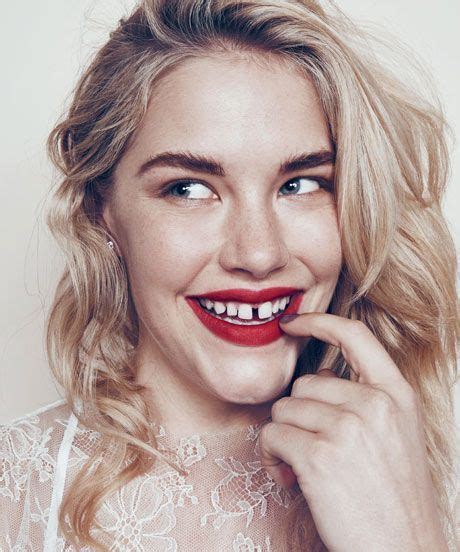 6 Models Who Are Redefining Beauty Standards | Gap teeth, Beauty ...