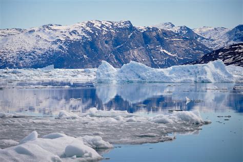 Nuuk Icefjord Boat Tour • Sail among icebergs | Guide to Greenland